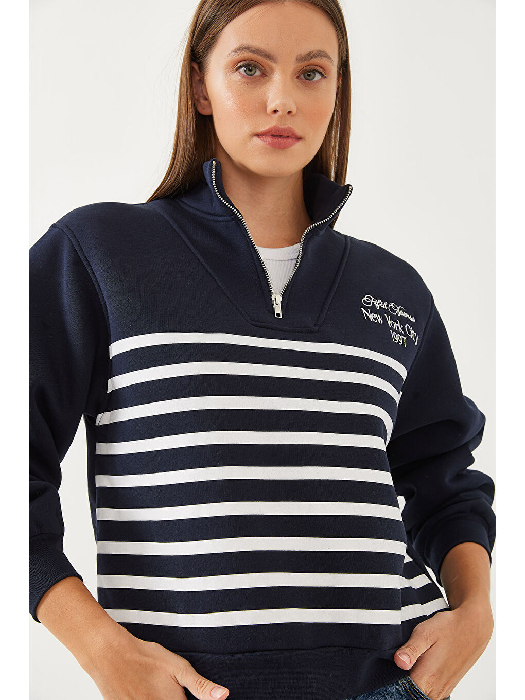 Lacivert Kadın Yarım Fermuarlı Çizgili Sweatshirt-1