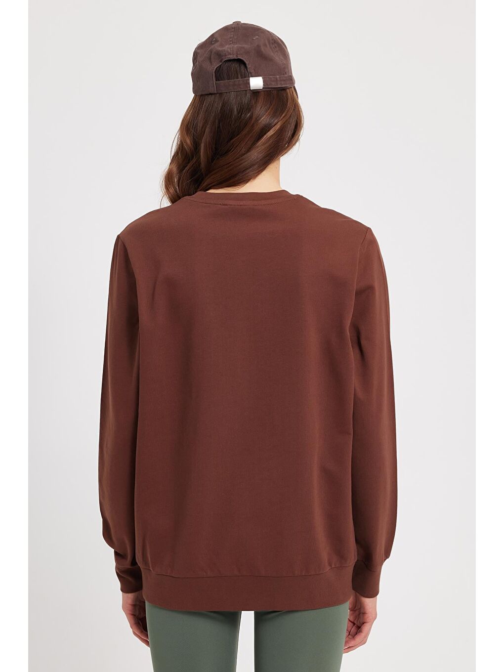 Kadın Oversize Geniş Kesim %100 Pamuk 2 İplik Bisiklet Yaka Kahverengi Sweatshirt-6