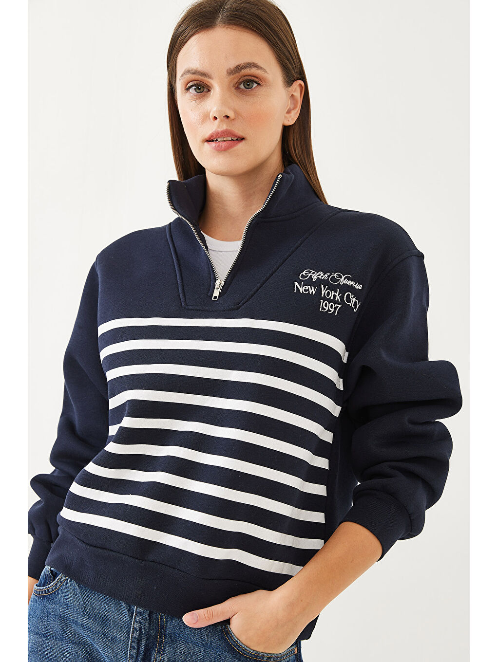 Lacivert Kadın Yarım Fermuarlı Çizgili Sweatshirt-3