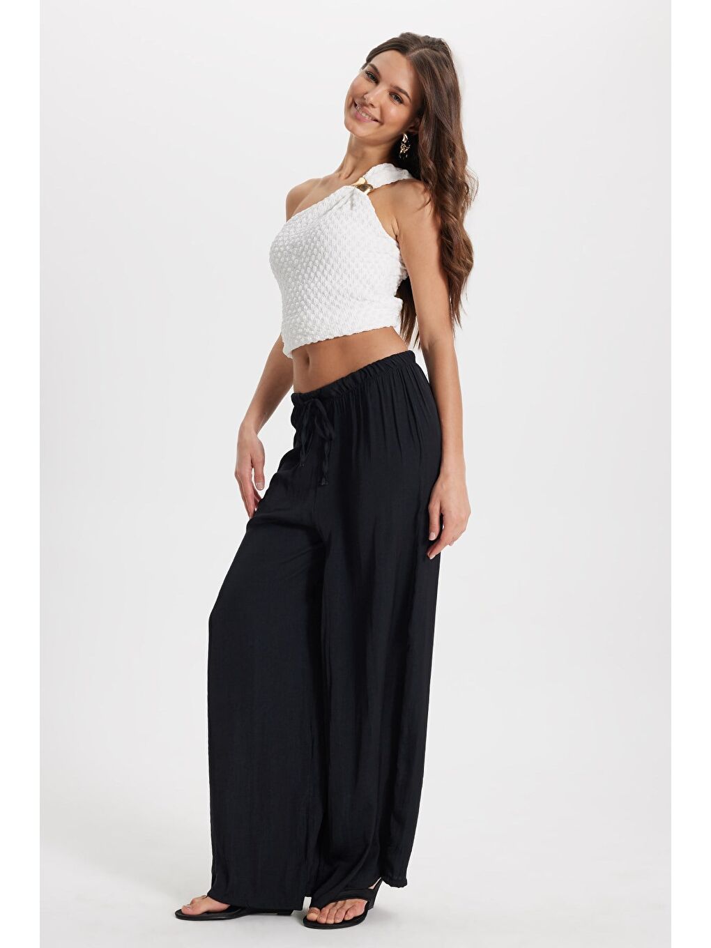 Kadın Relax Fit Rahat Kesim Beli Bağcıklı Lastikli Bol Paça Siyah Pantolon-2