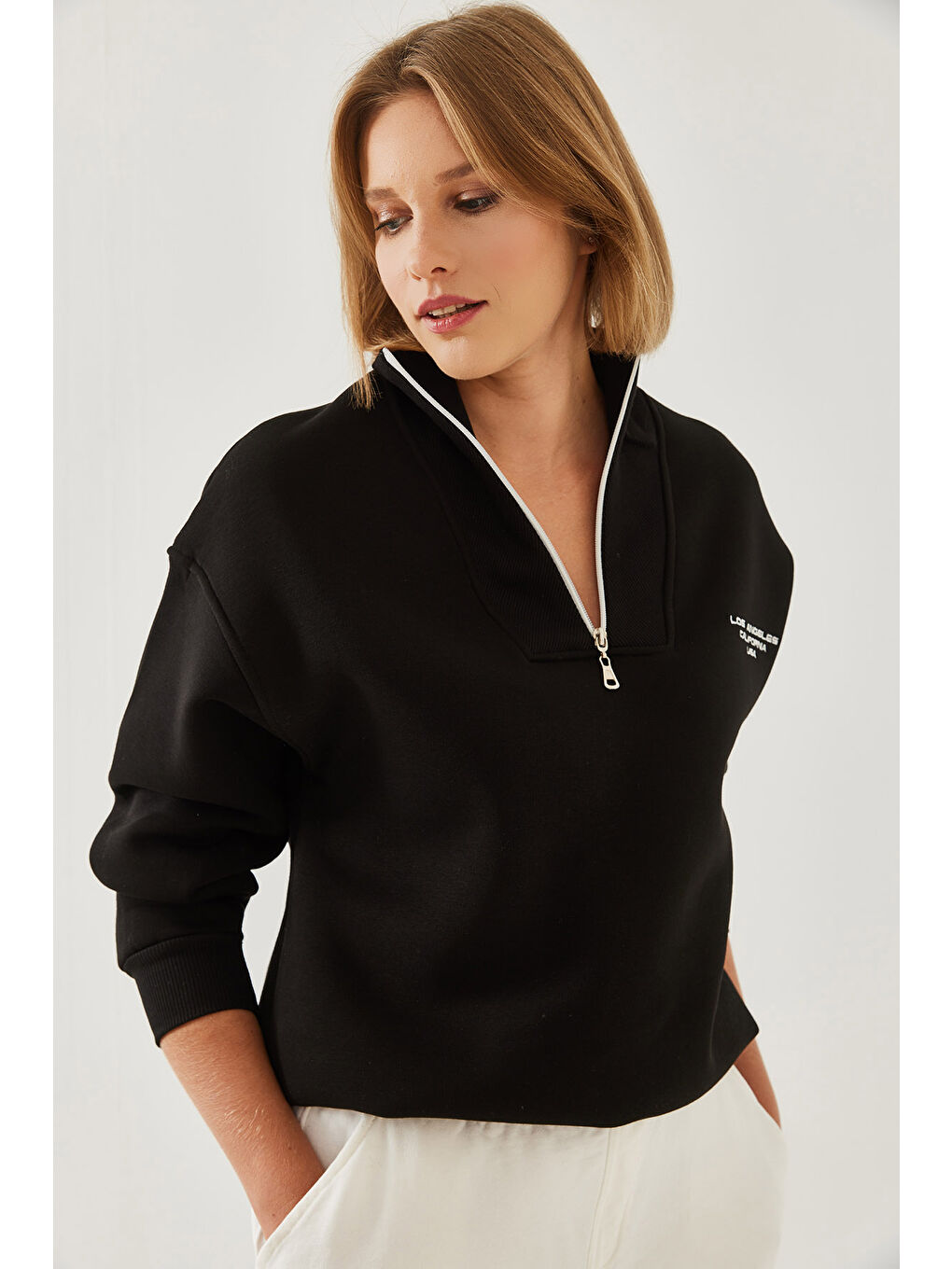 Siyah Kadın Dik Yaka Fermuar Detaylı Şardonlu Oversize Sweatshirt-2