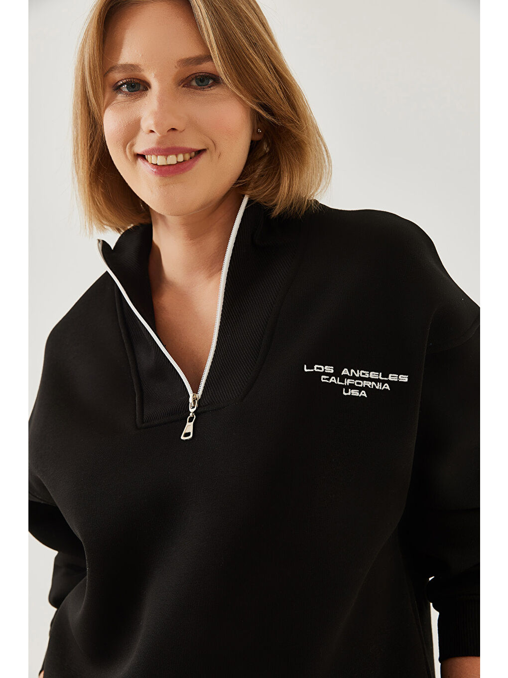 Siyah Kadın Dik Yaka Fermuar Detaylı Şardonlu Oversize Sweatshirt-3