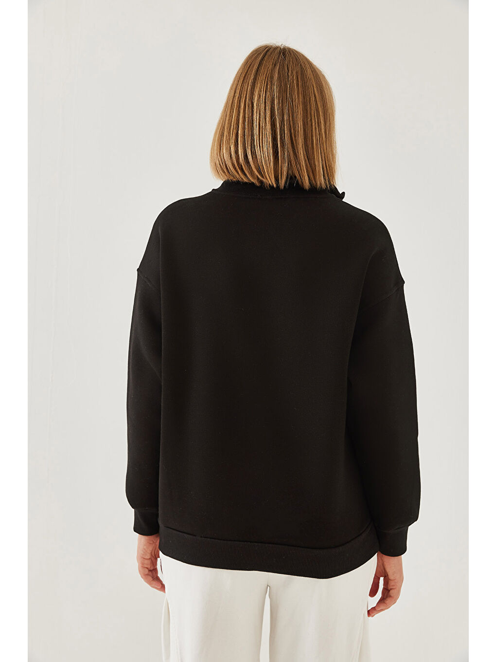 Siyah Kadın Dik Yaka Fermuar Detaylı Şardonlu Oversize Sweatshirt-4