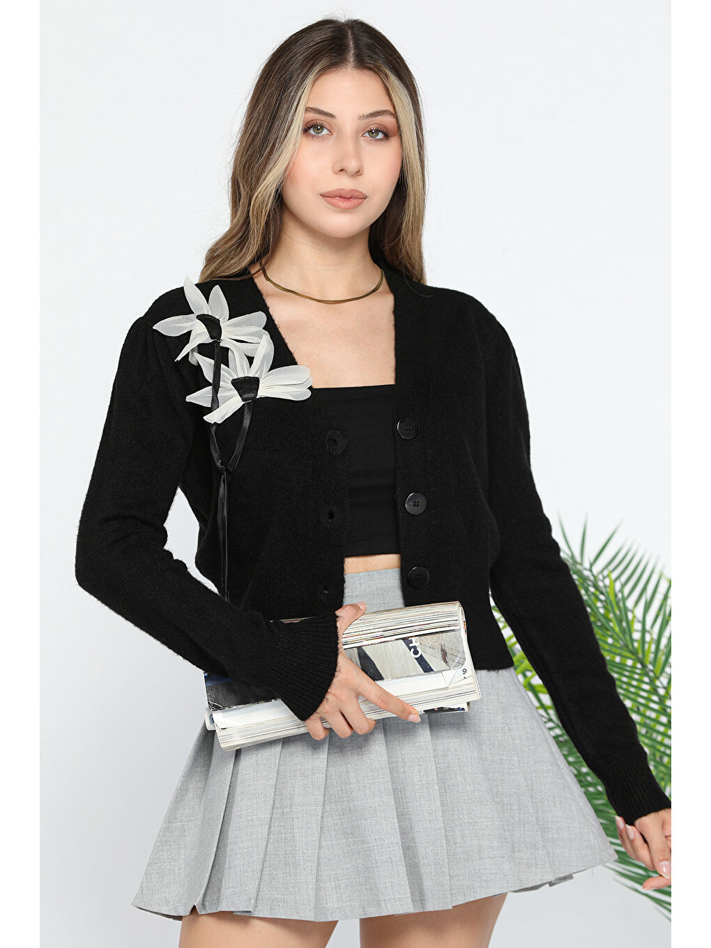 Siyah Kadın Çiçek Detaylı Triko Hırka