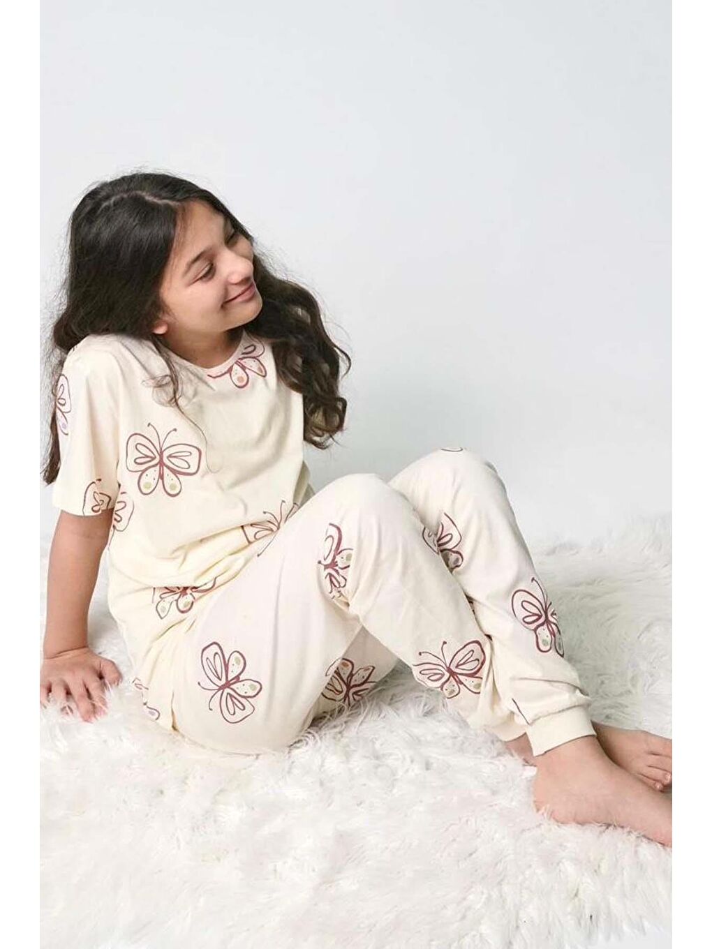 Ekru Kız Çocuk Kelebek Desenli T-Shirt Krem Pijama Takımı 8-14 Yaş