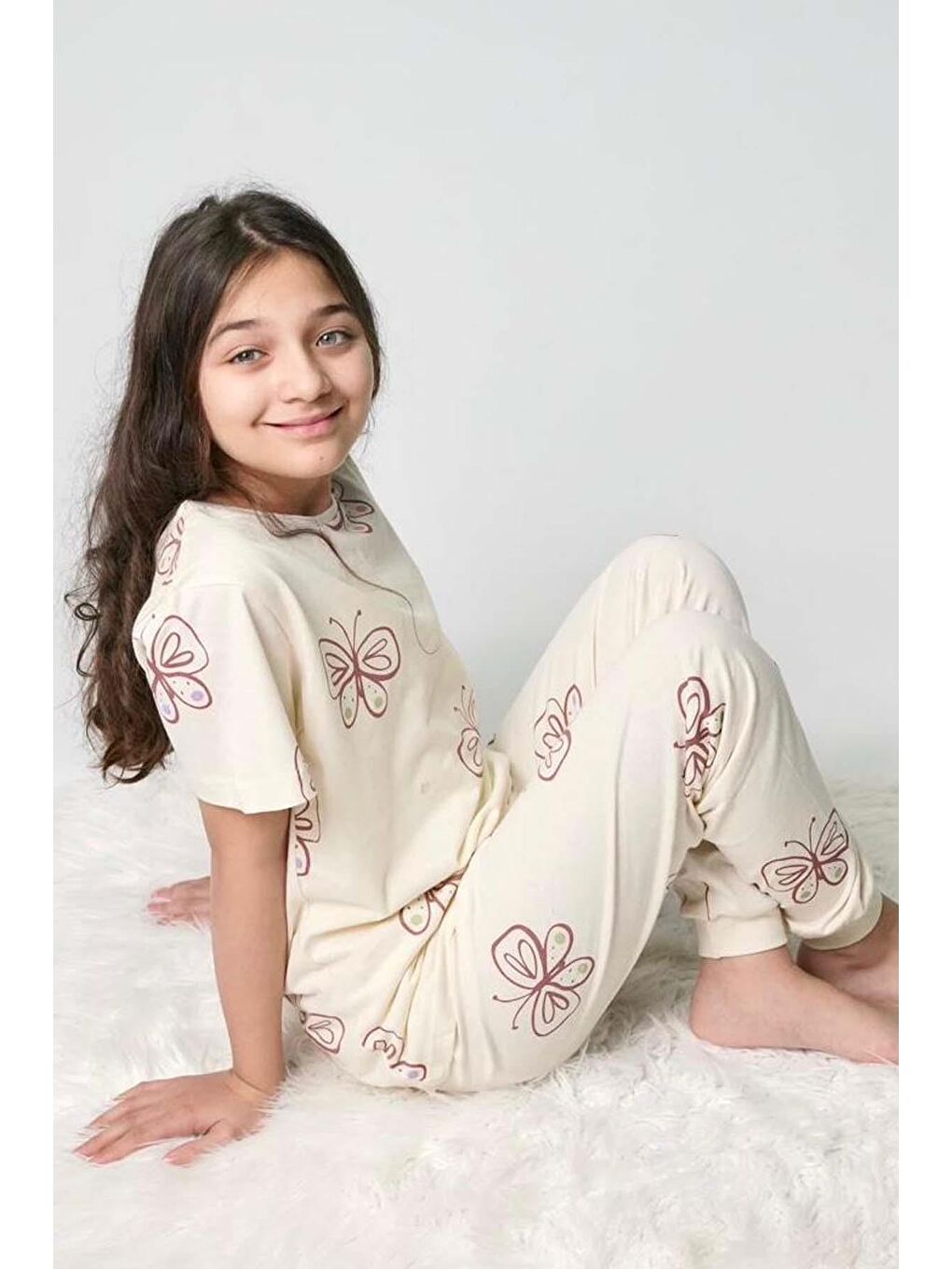 Ekru Kız Çocuk Kelebek Desenli T-Shirt Krem Pijama Takımı 8-14 Yaş-1