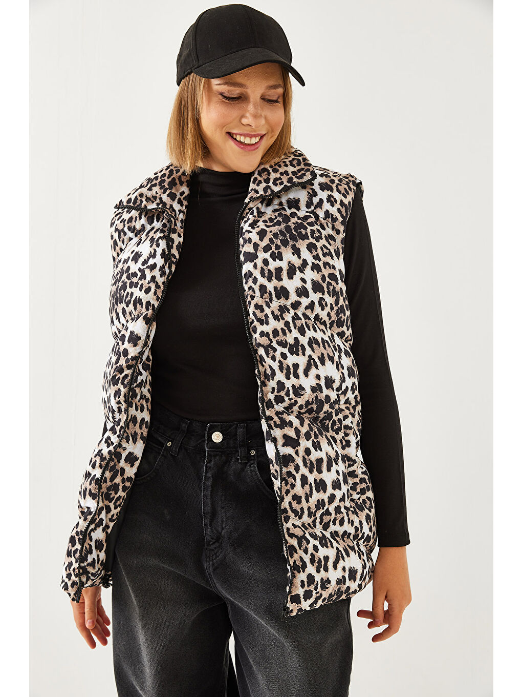 Siyah Kadın Balıkçı Yaka Leopar Desenli Şişme Yelek-4