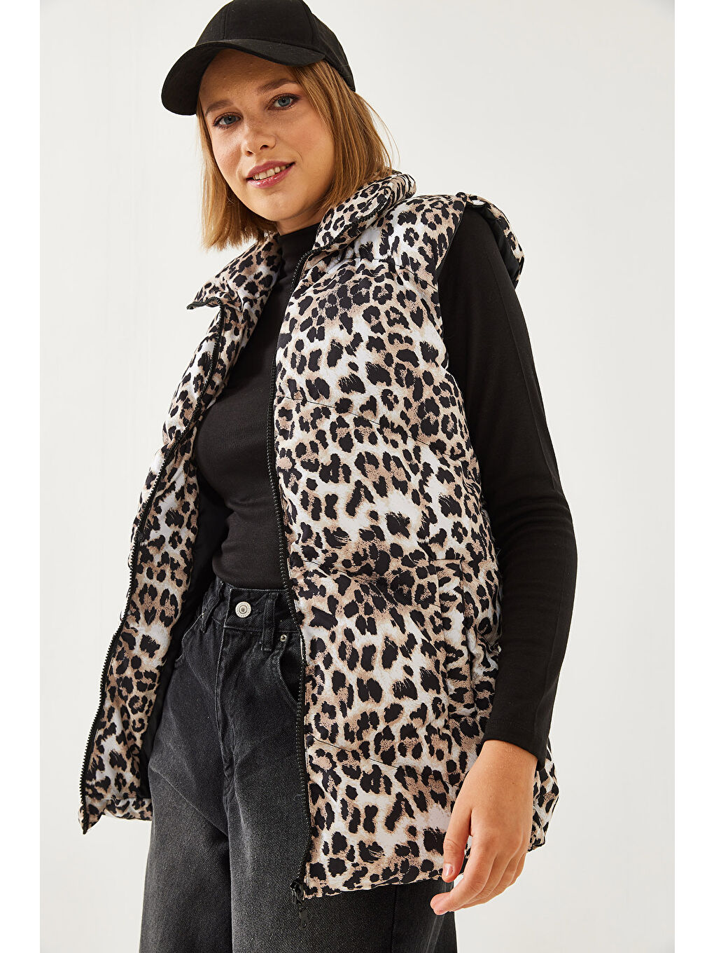Siyah Kadın Balıkçı Yaka Leopar Desenli Şişme Yelek-6