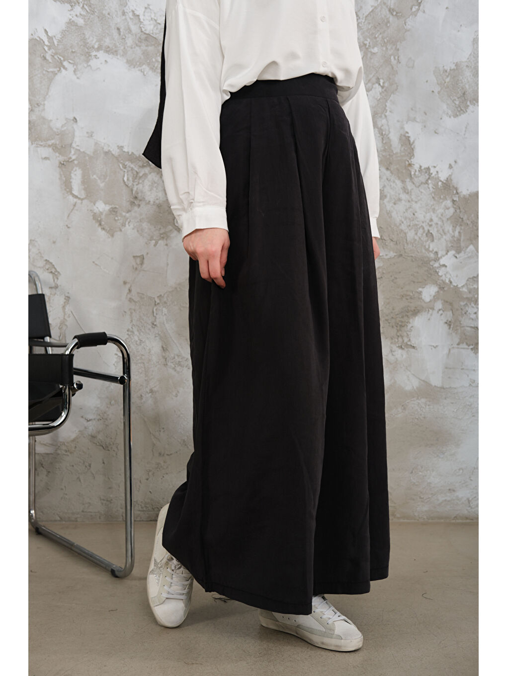 Kadın Pileli Bol Paça Pantolon Siyah-1