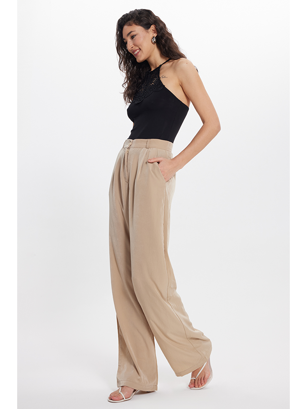 Kadın Relax Fit Rahat Kesim Düz Çift Cepli Bej Pantolon-3