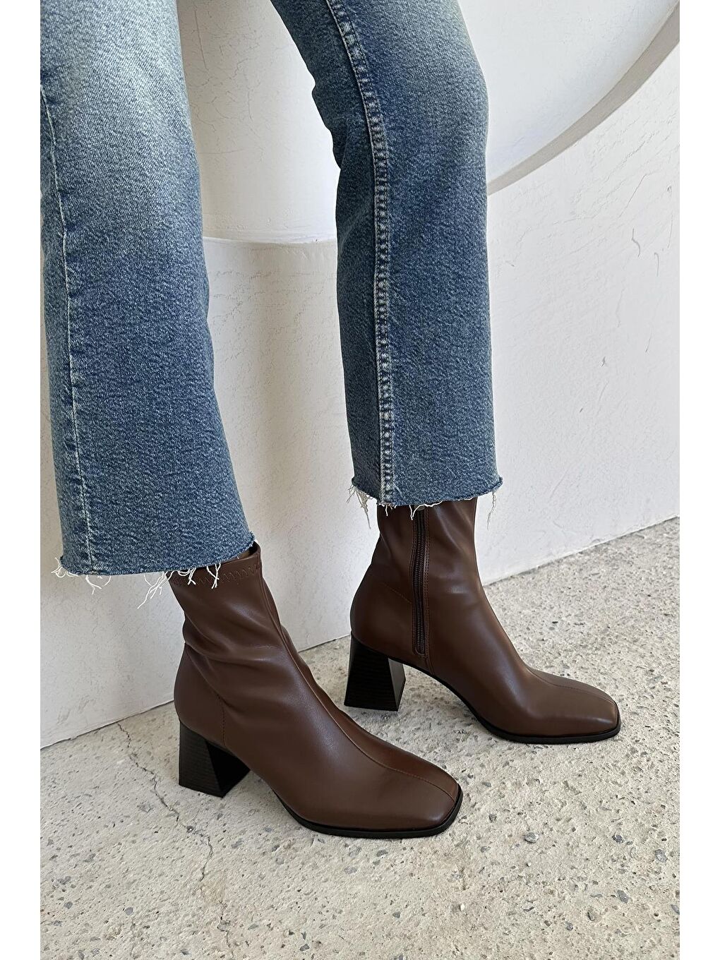 Kahverengi Trew Kadın Streç Bilekli Orta Boy Topuklu Bot Kahve-1