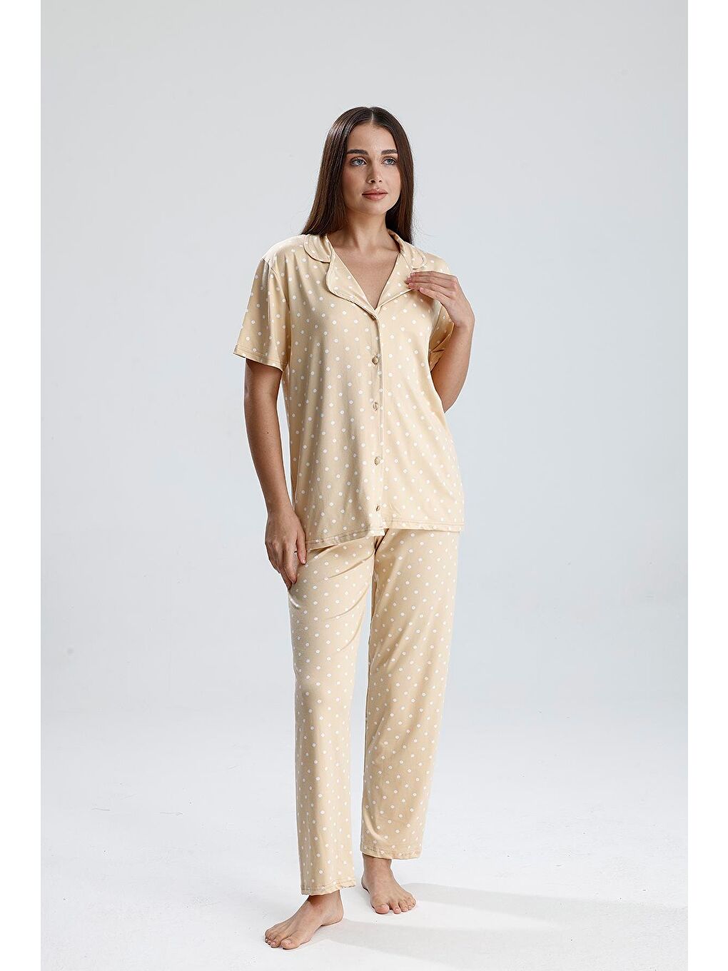 Kadın Puantiye Desen Önden Düğmeli Pijama Takım | Bej-2