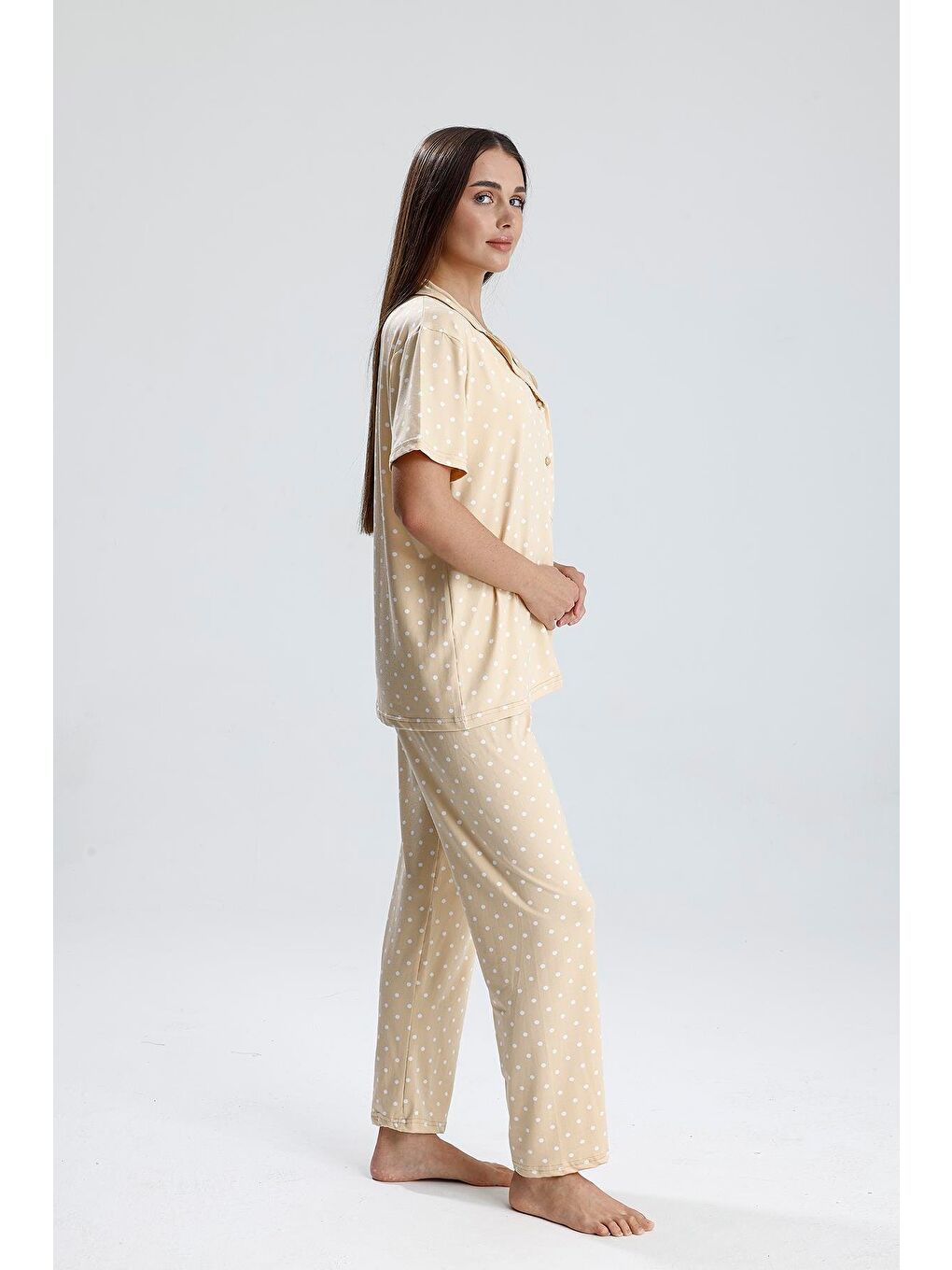 Kadın Puantiye Desen Önden Düğmeli Pijama Takım | Bej-3