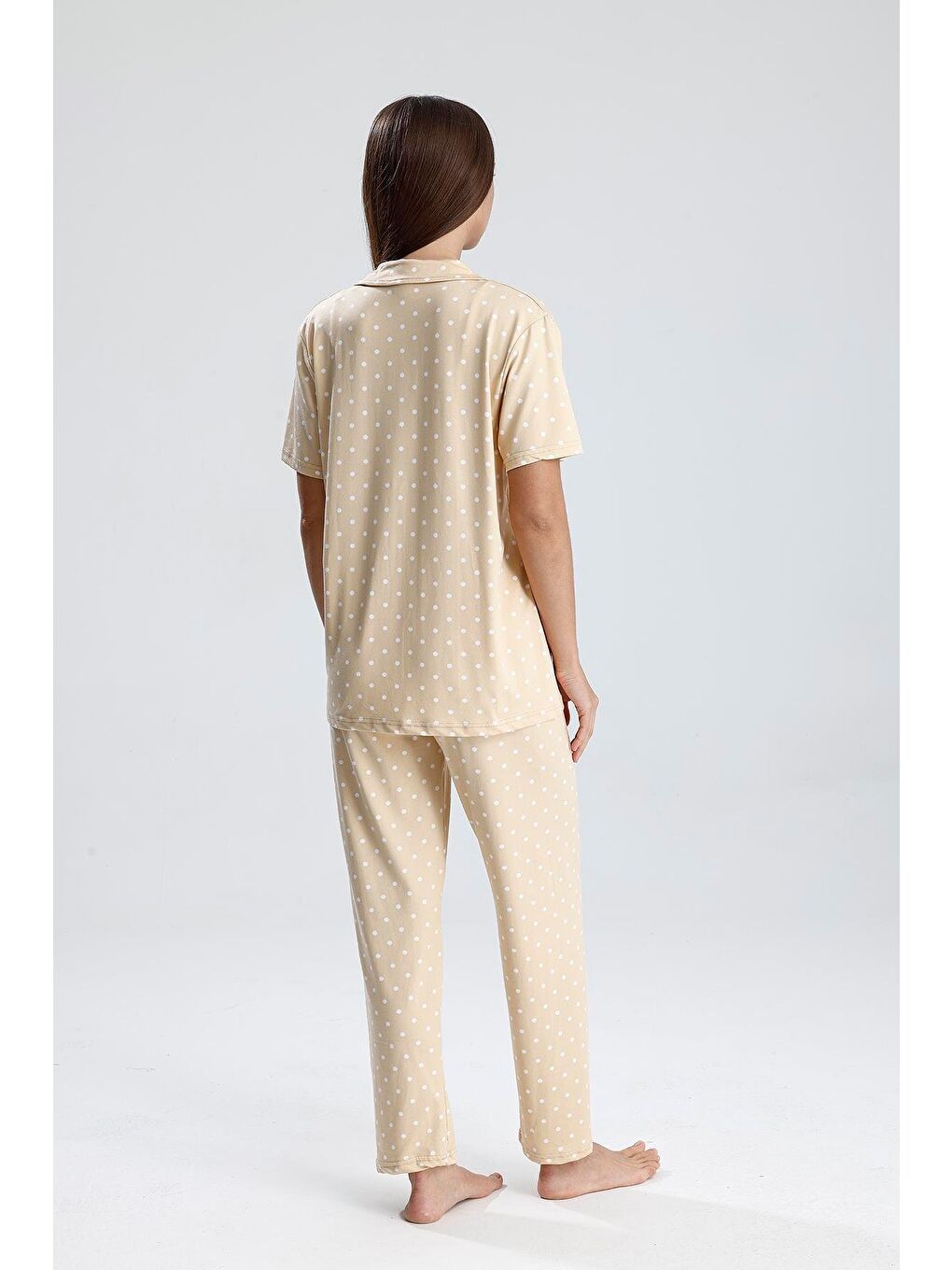 Kadın Puantiye Desen Önden Düğmeli Pijama Takım | Bej-4