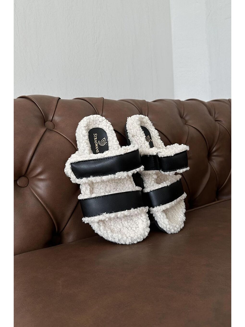 Pietro   Kadın  Tüylü  Bant Detay Düz Taban Terlik Siyah