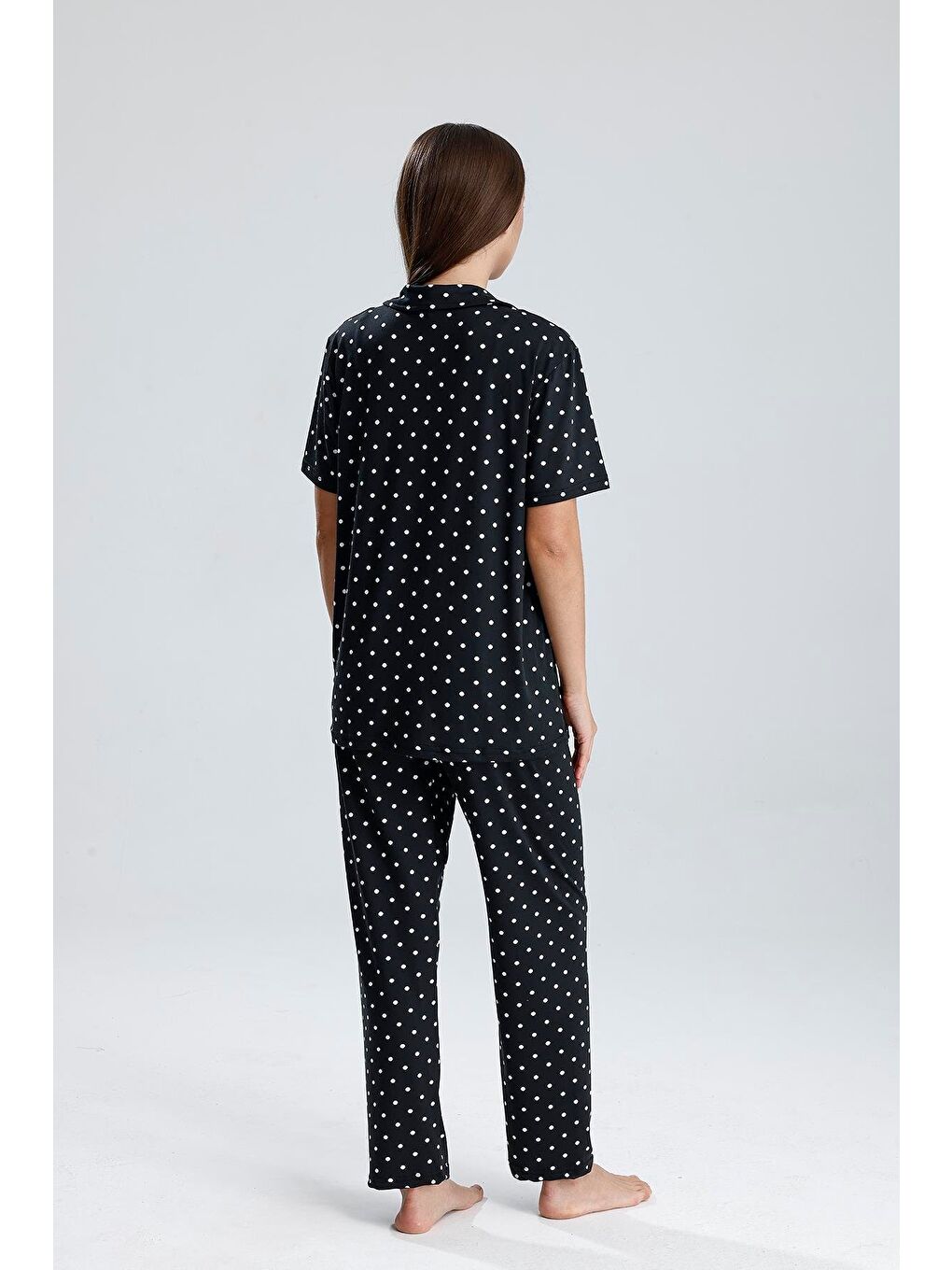 Kadın Puantiye Desen Önden Düğmeli Pijama Takım | Siyah-4