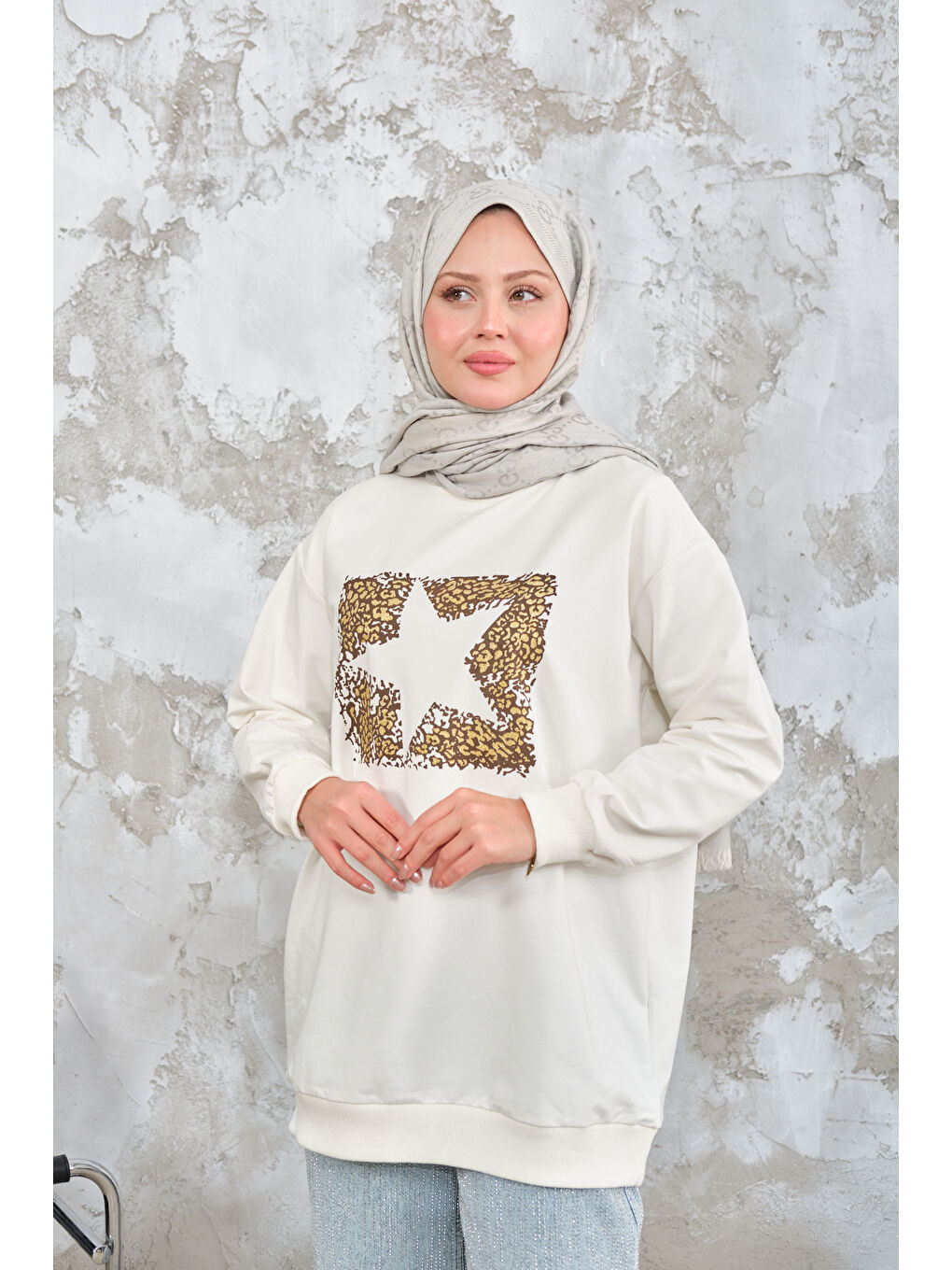 Kadın Yıldız Baskılı Sweat Beyaz-1