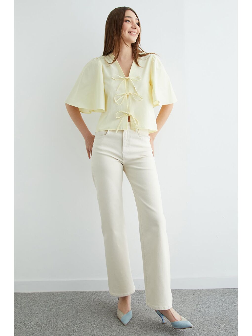 Sarı Önden Bağlamalı Geniş Kol Bluz-1