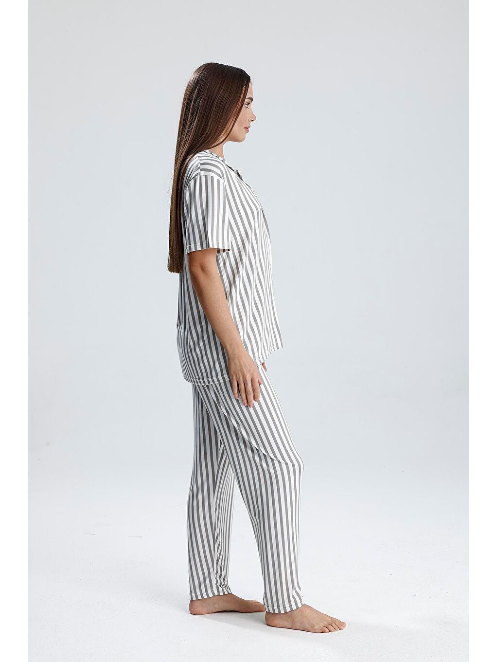 Kadın Önden Düğmeli Pijama Takım | Gri Çizgili-3