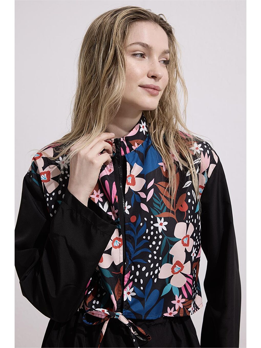 Paraşüt Desenli Bağlamalı Tesettür Mayo Takım Siyah-9