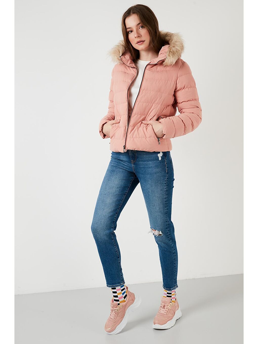 Pembe Tüylü Kapüşonlu Cepli Şişme Mont 497AURA-3