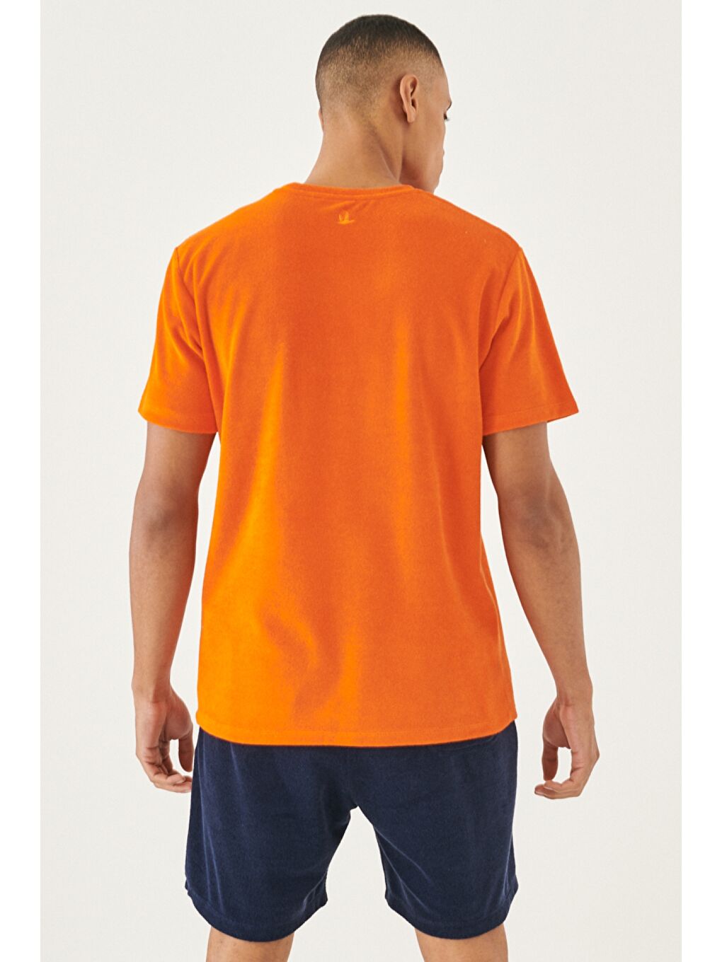 Erkek Turuncu Comfort Fit Bisiklet Yaka Tişört-4