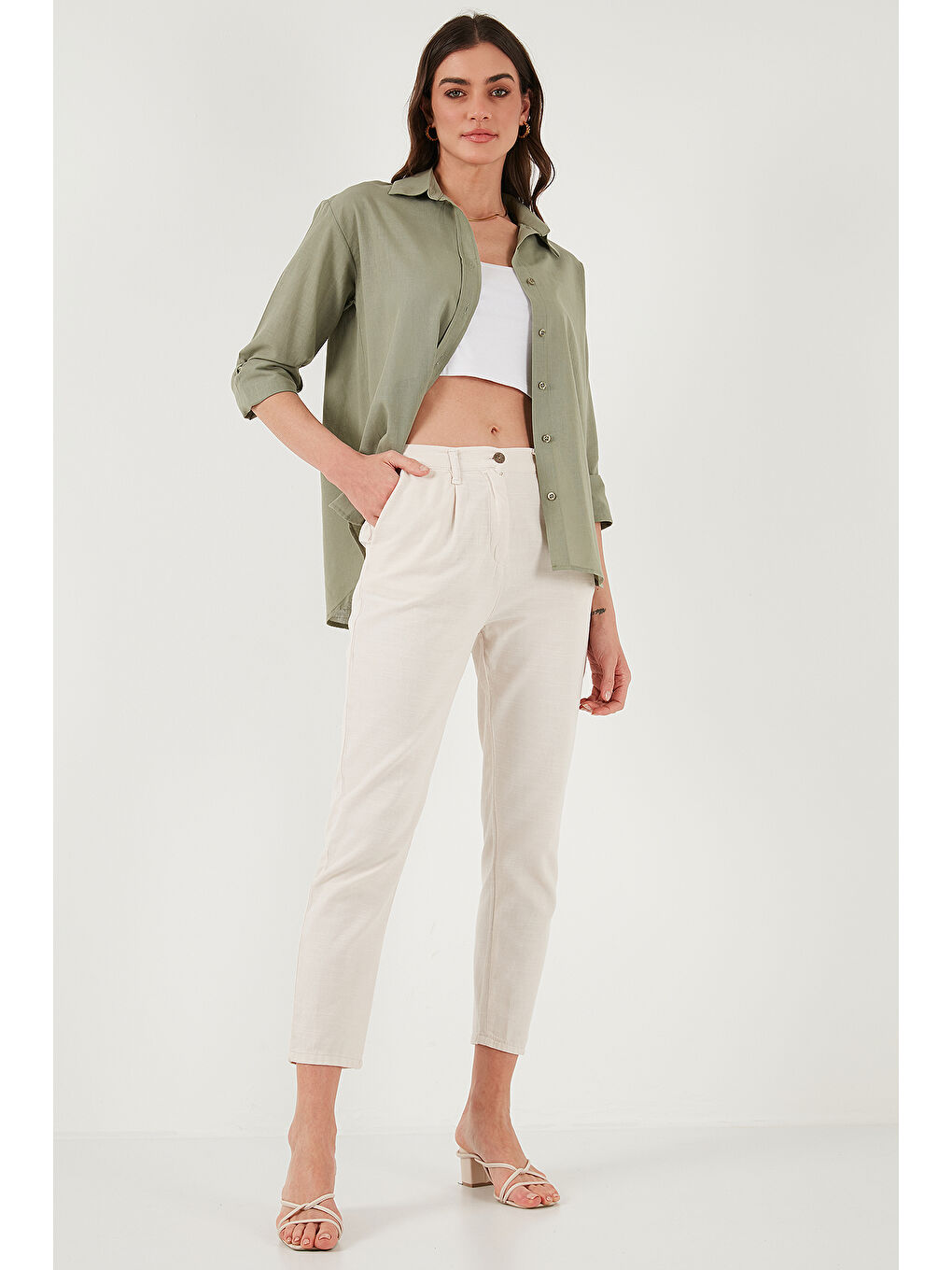 Bej Pamuklu Slim Fit Normal Bel Düz Paça Kadın Pantolon 668Y5121