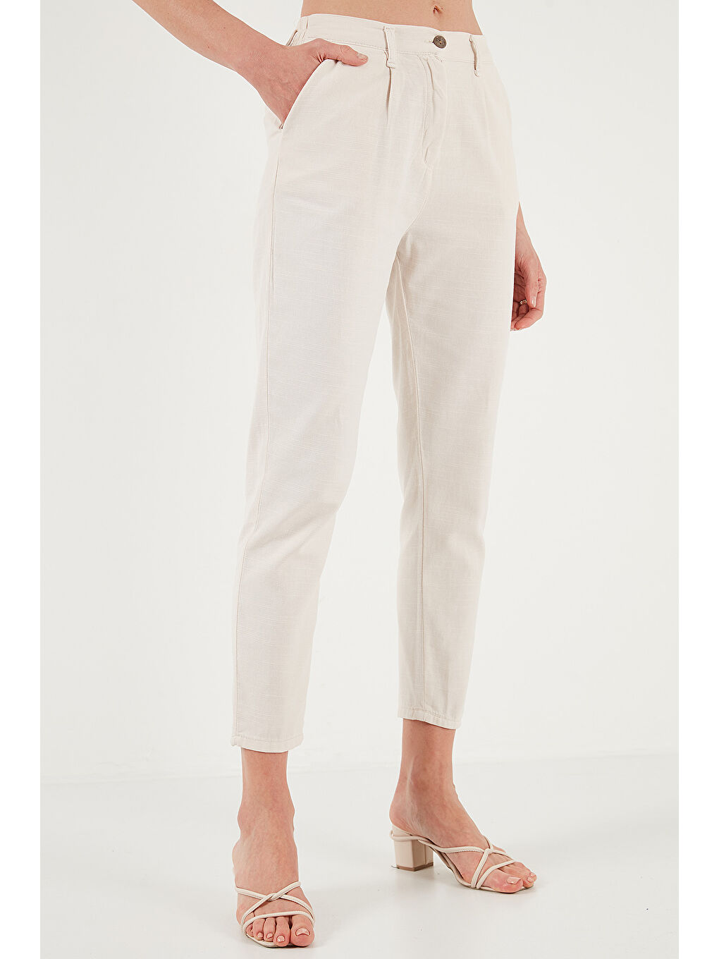 Bej Pamuklu Slim Fit Normal Bel Düz Paça Kadın Pantolon 668Y5121-2