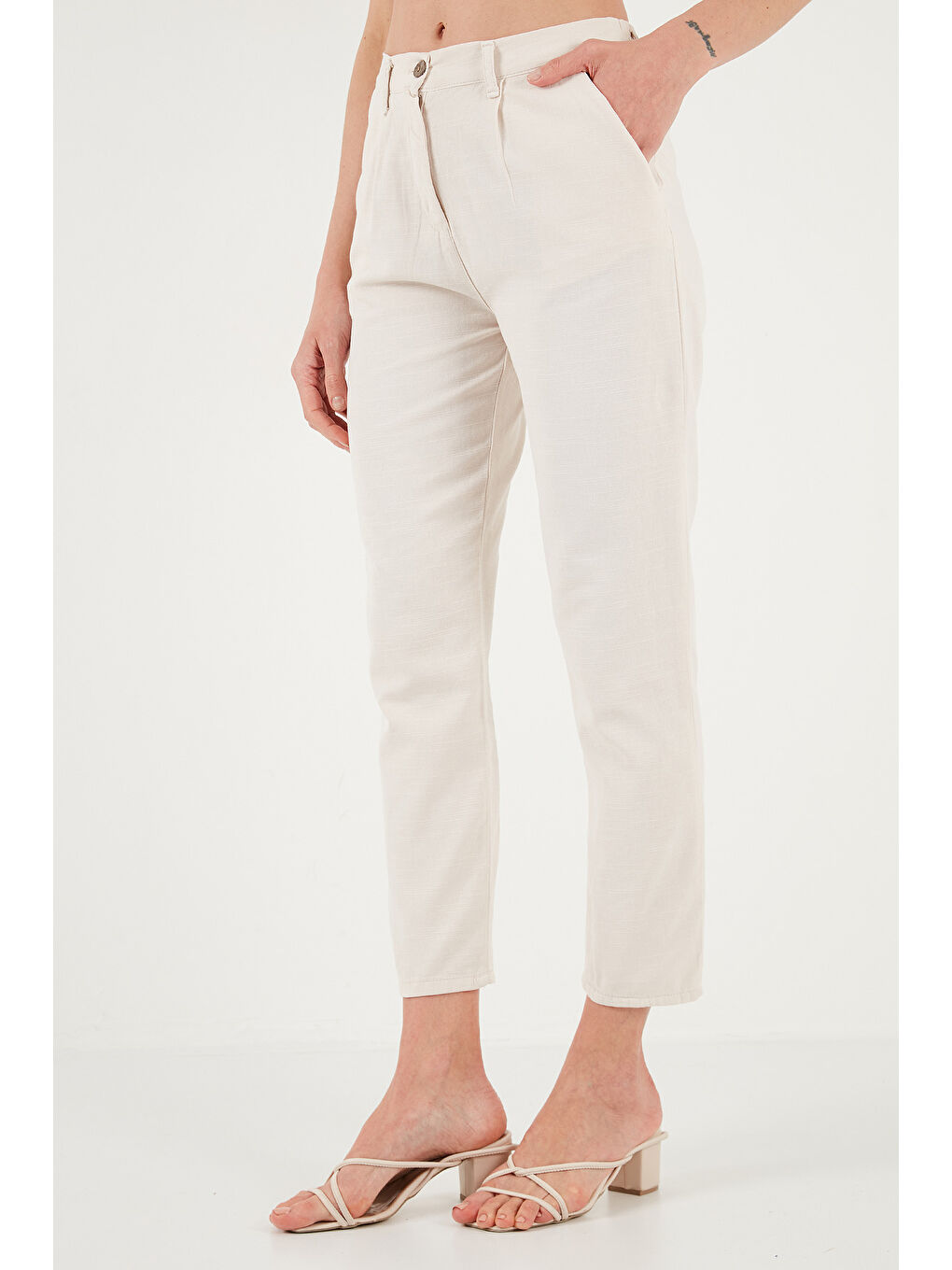 Bej Pamuklu Slim Fit Normal Bel Düz Paça Kadın Pantolon 668Y5121-4