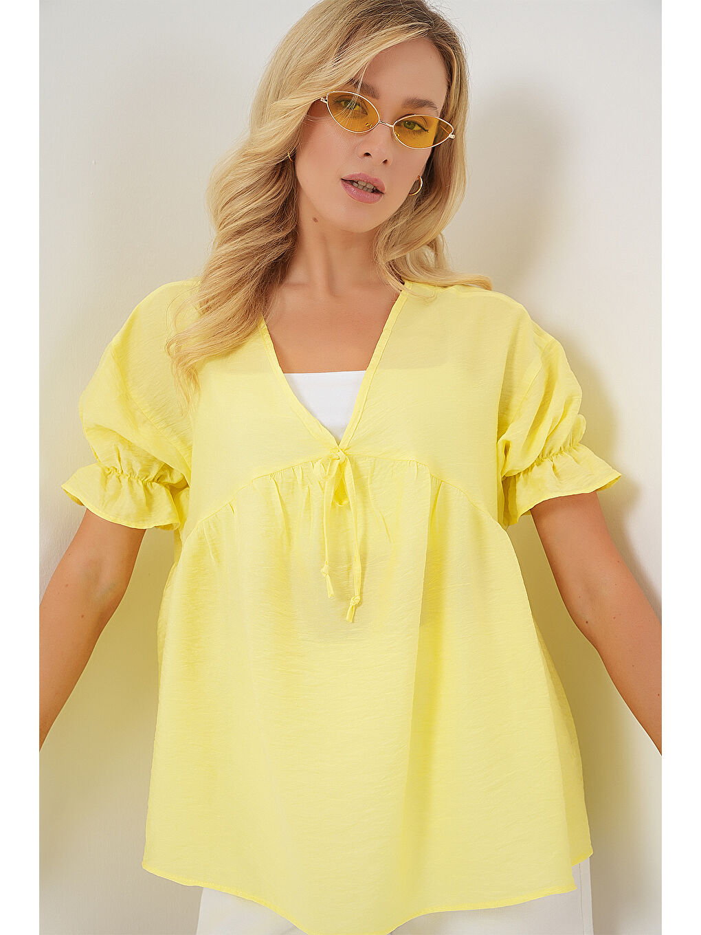 Kadın Önü Bağcıklı Kısa Kol Bluz 962 - Sarı-2