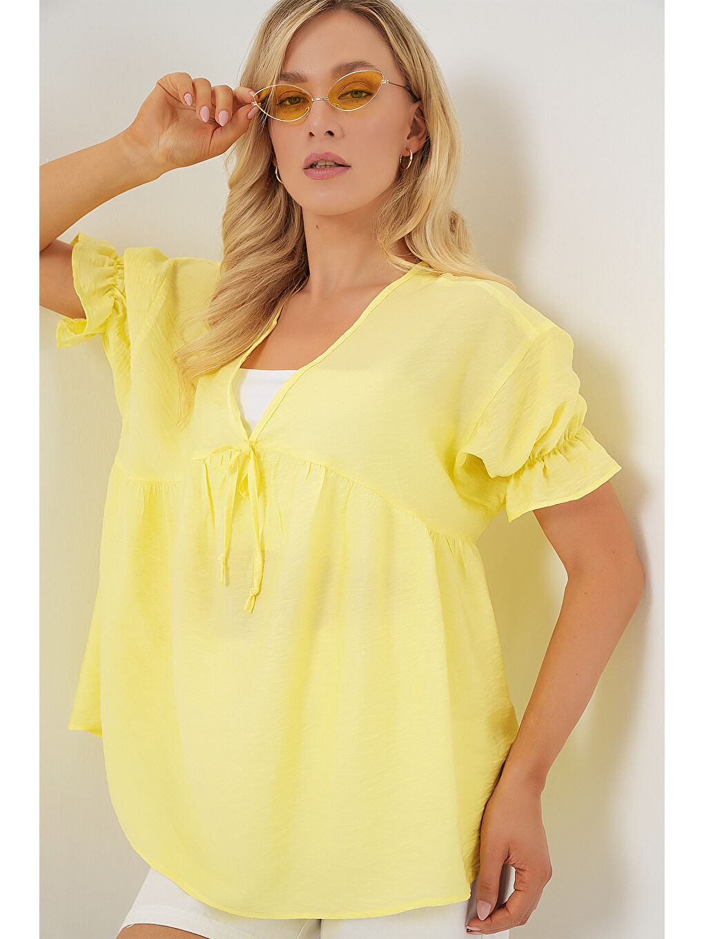 Kadın Önü Bağcıklı Kısa Kol Bluz 962 - Sarı-3