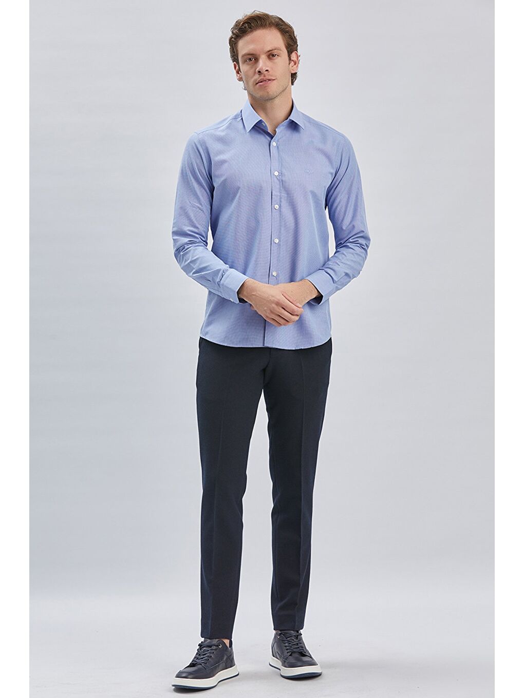 Mavi Uzun Kollu Bez Ayağı Sert Yaka Cepsiz Pamuklu Klasik Slim Fit Dar Kesim Gömlek 1004240230