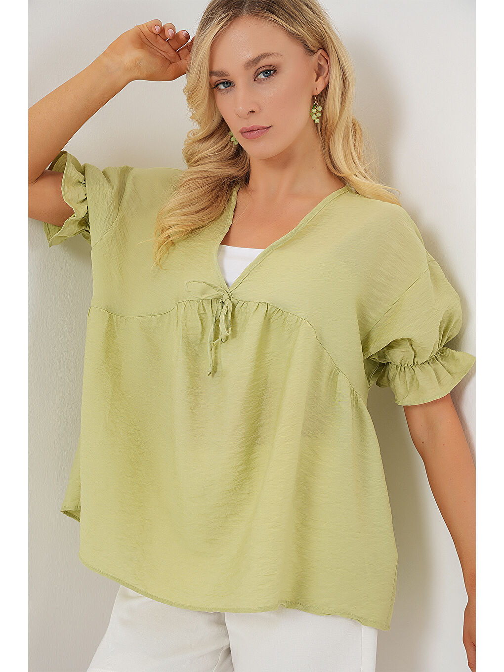 Kadın Önü Bağcıklı Kısa Kol Bluz 962 - E.Yeşil-2