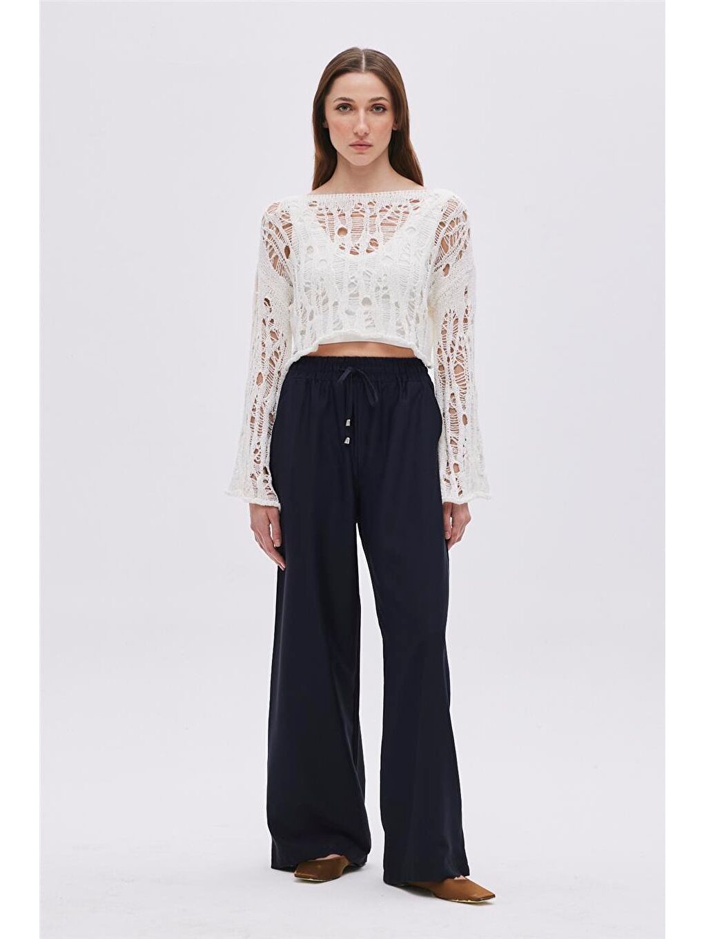 Ekru Sökük Detaylı Triko Crop-1