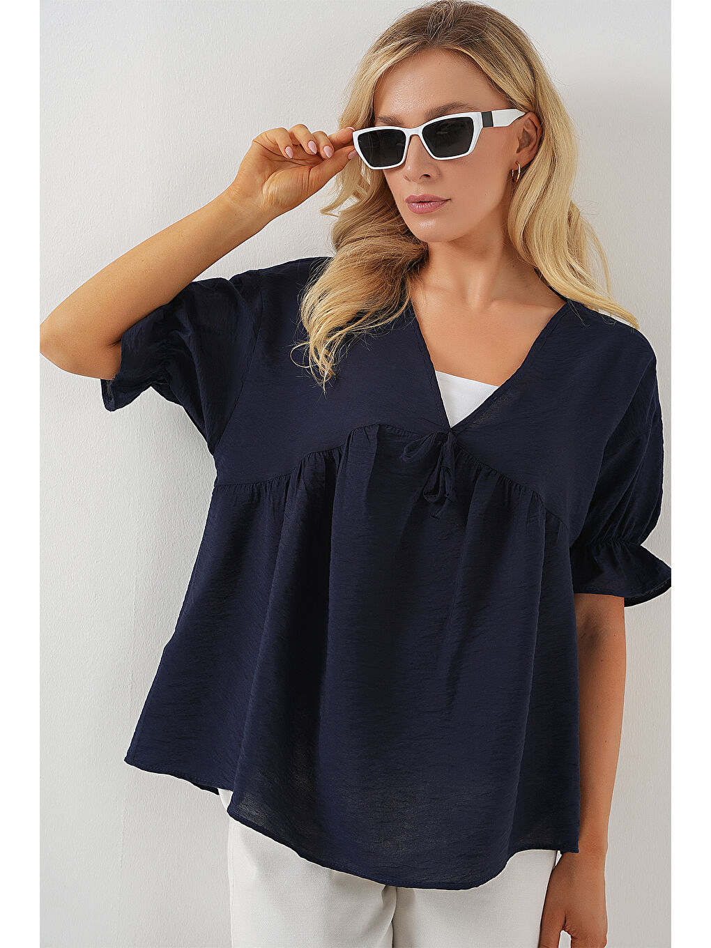 Kadın Önü Bağcıklı Kısa Kol Bluz 962 - Lacivert-2