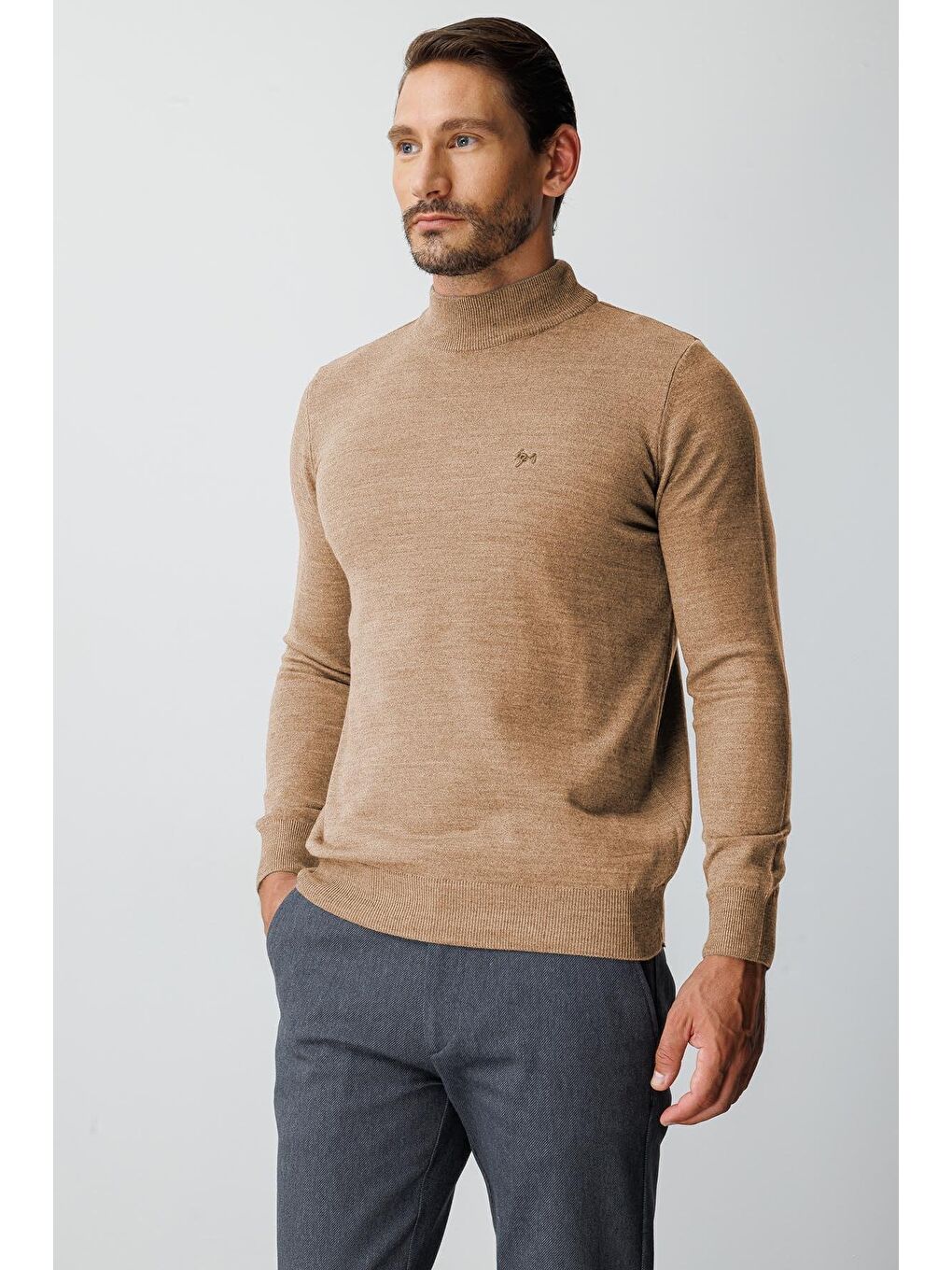 Bej Dar Kalıp Yarım Balıkçı Düz Triko-1