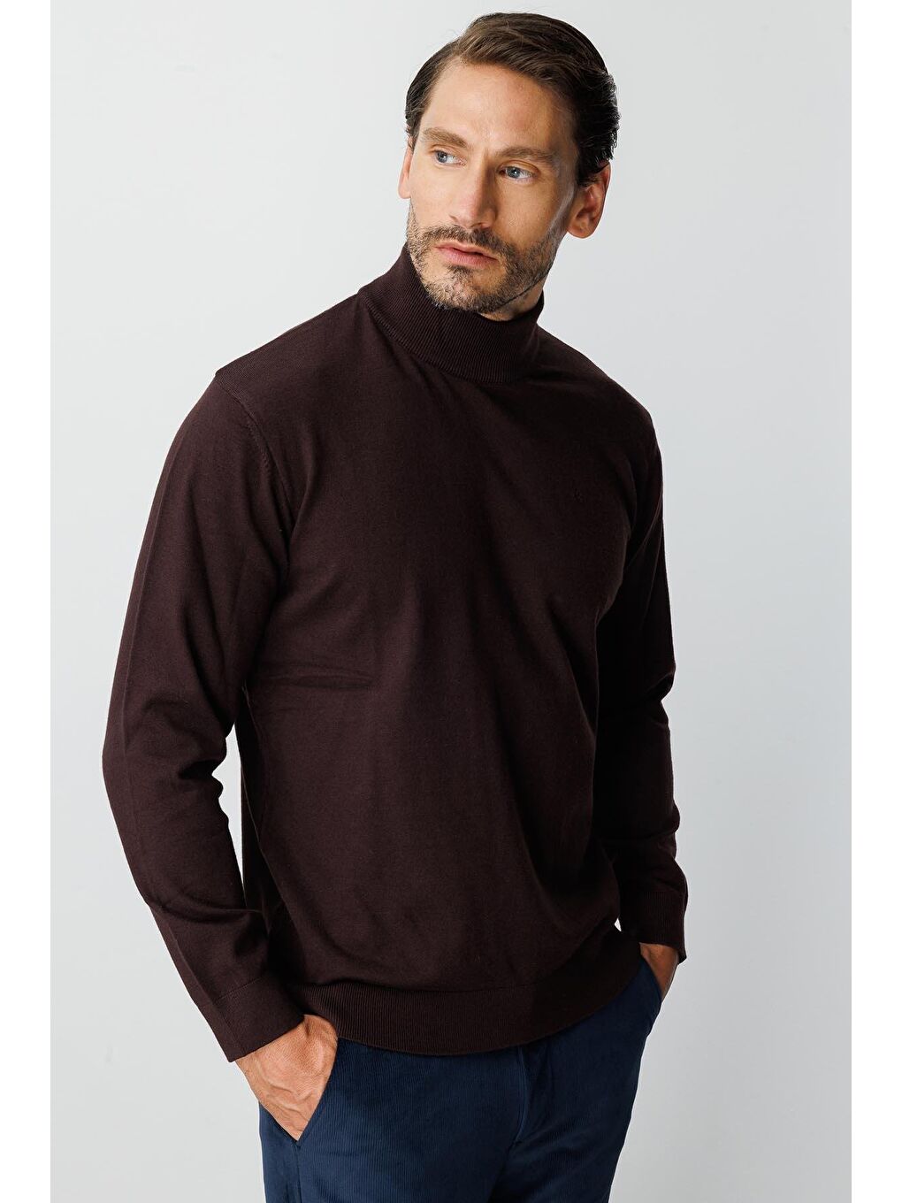 Kahverengi Kahve Dar Kalıp Yarım Balıkçı Düz Triko