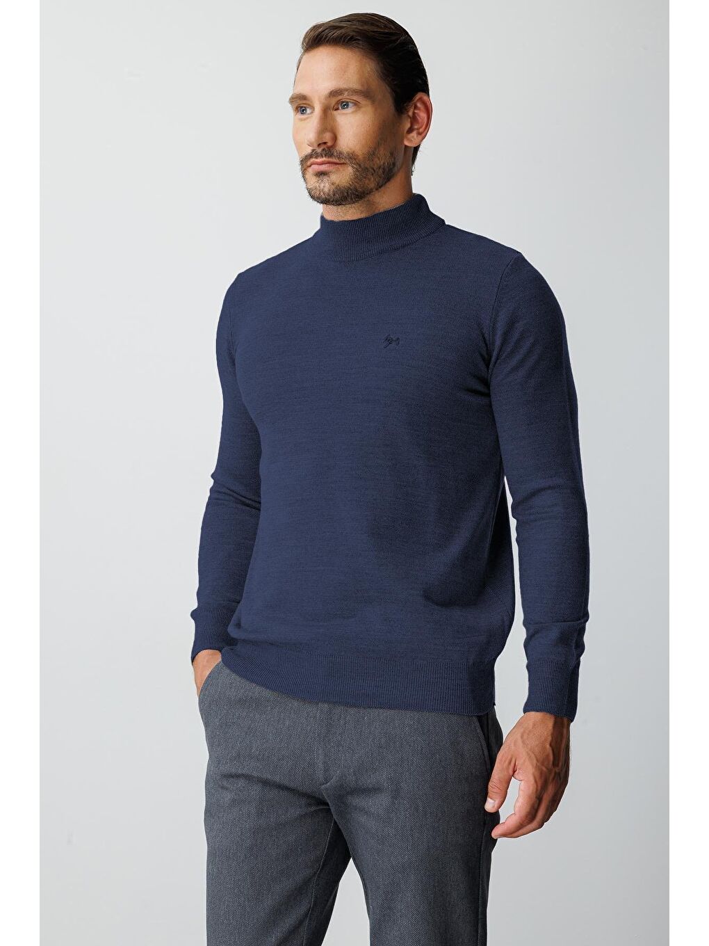 Mavi Dar Kalıp Yarım Balıkçı Düz Triko-1