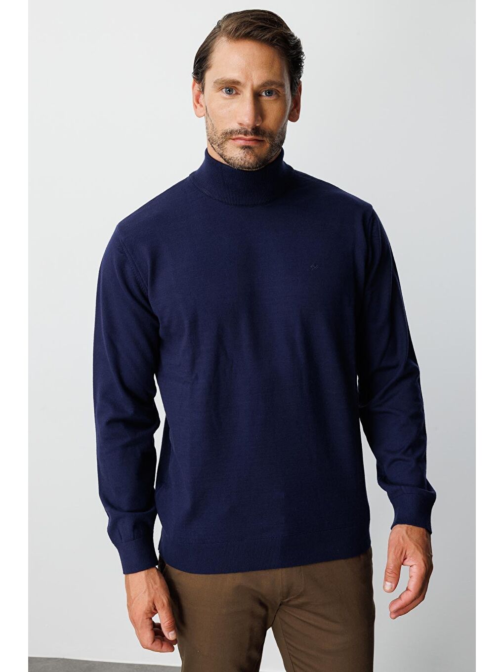 Lacivert Dar Kalıp Yarım Balıkçı Düz Triko