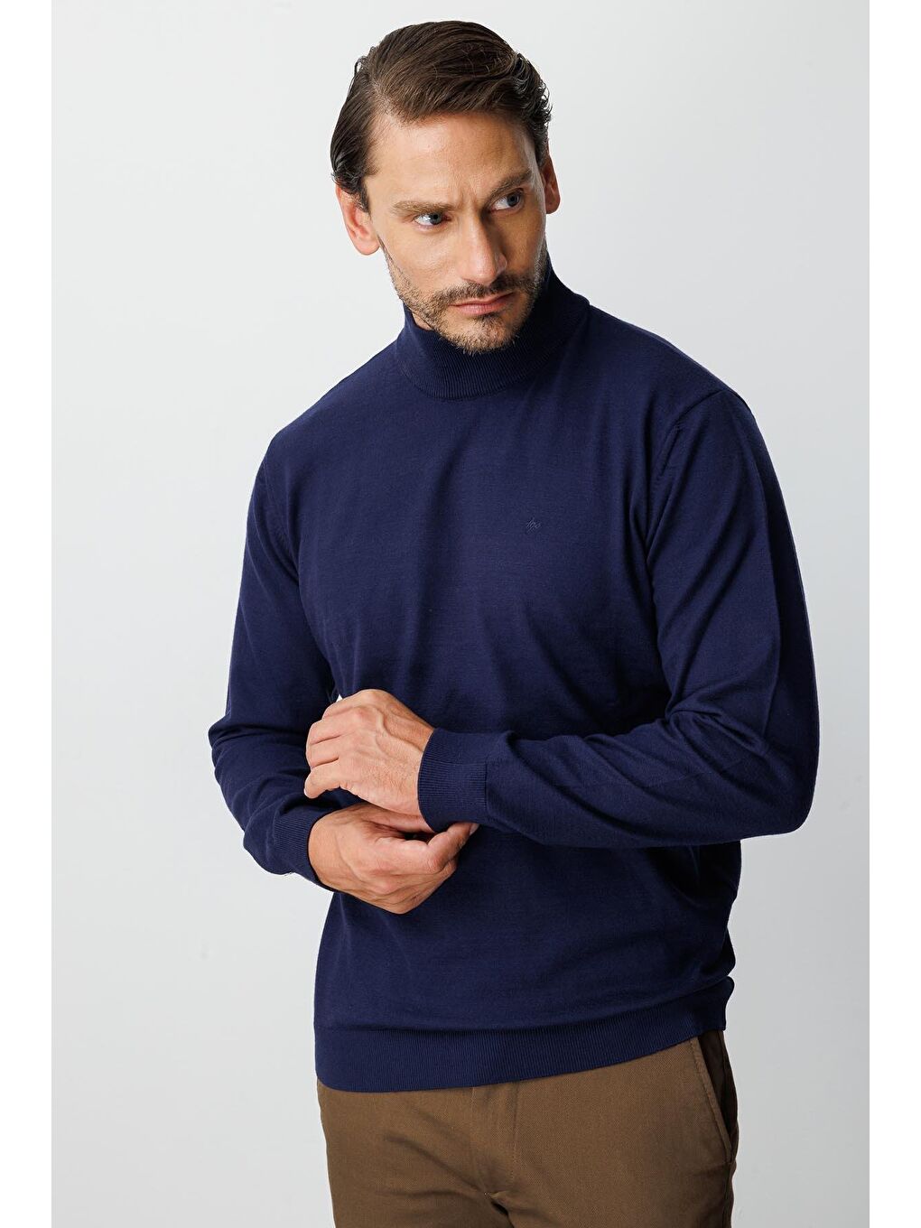 Lacivert Dar Kalıp Yarım Balıkçı Düz Triko-2