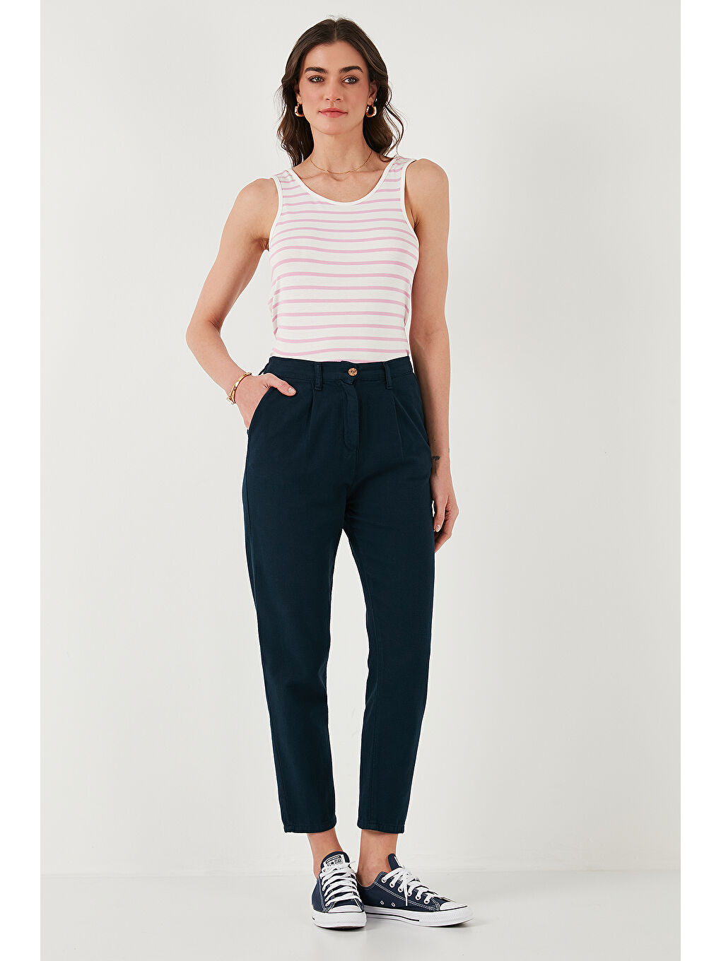 Lacivert Pamuklu Slim Fit Normal Bel Düz Paça Kadın Pantolon 668Y5121-3