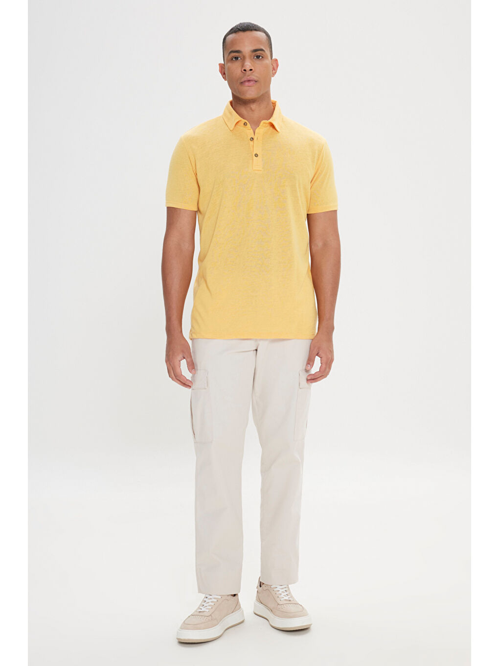 Erkek Koyu Sarı Slim Fit Dar Kesim Polo Yaka Düz Casual Tişört-1