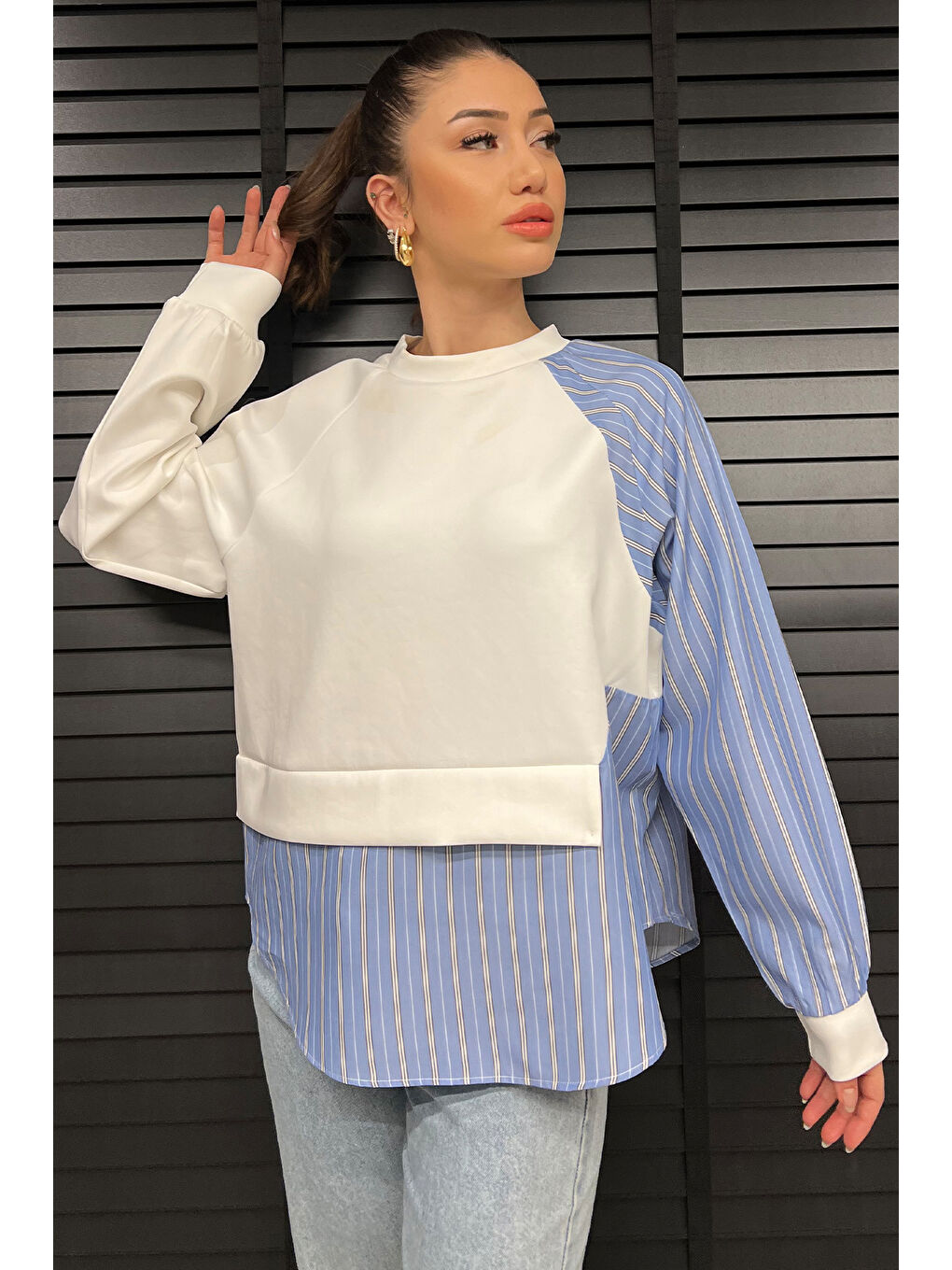 Beyaz Kadın Bisiklet Yaka Garnili Çizgili Sweatshirt-1