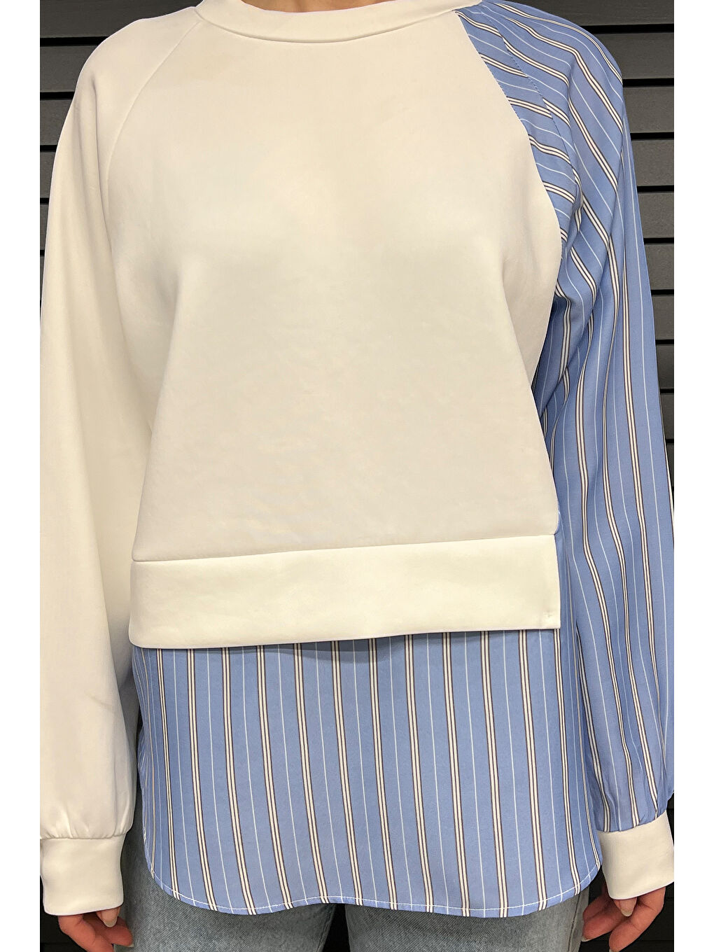 Beyaz Kadın Bisiklet Yaka Garnili Çizgili Sweatshirt-2