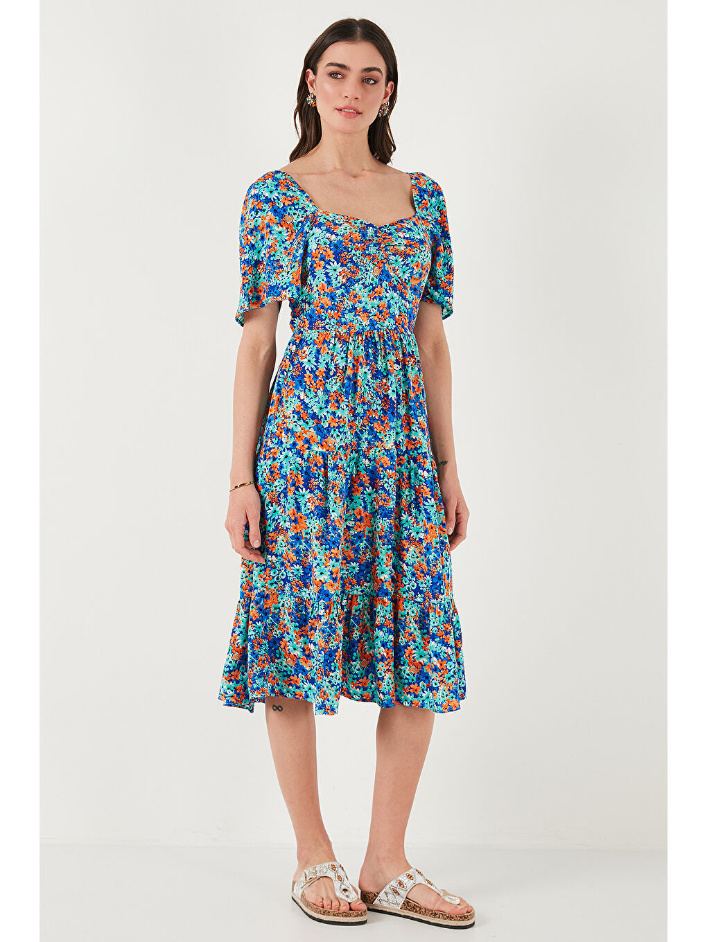 Mavi Desenli Oversize Fit Carmen Yaka Büzgü Detaylı Midi Boy Kadın Elbise 67810557-3