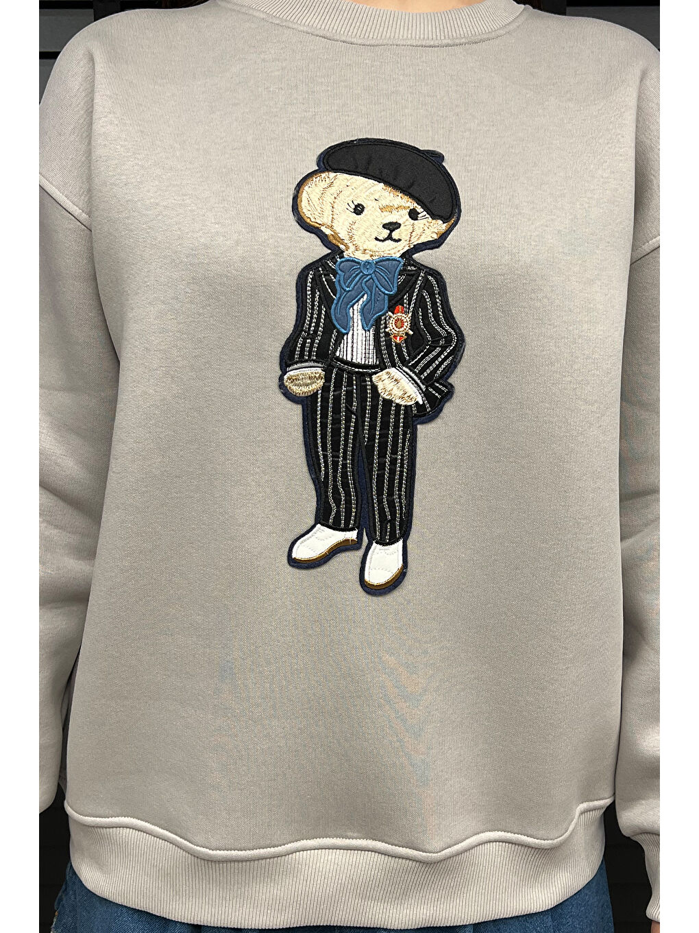 Gri Kadın Bisiklet Yaka Aplikeli Sweatshirt (aplike Ayılar Farklı Gelebilir)-2