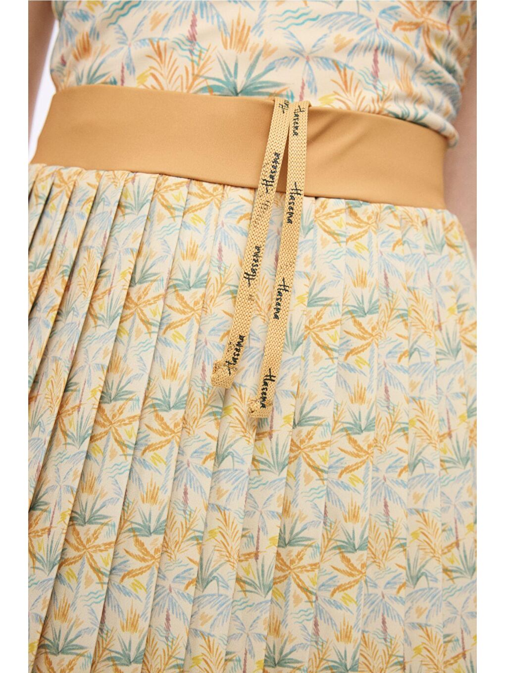 Desenli Turuncu Renk 4 Parça Yarı Kapalı Mayo - Tulum Takımı 5055-4