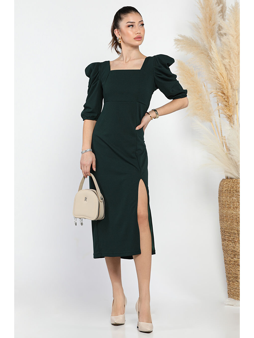 Yeşil Kadın Sırt Dekolteli Yırtmaçlı Kare Yaka Elbise-1