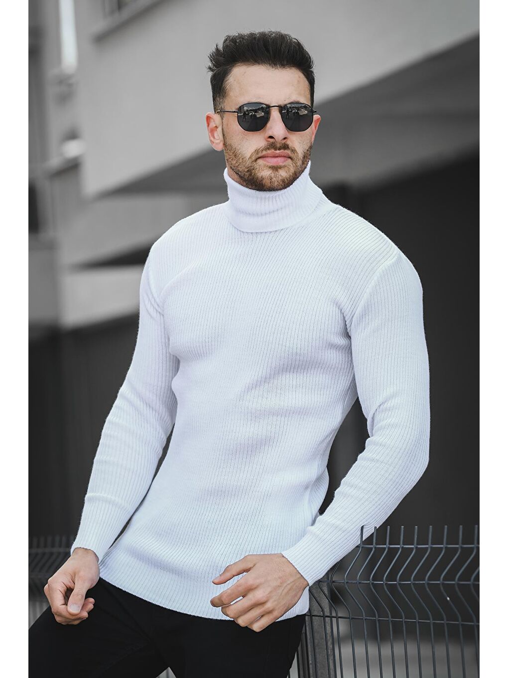 Oksit Beyaz 813 İnce Fitilli Slim Fit Erkek Boğazlı Kazak