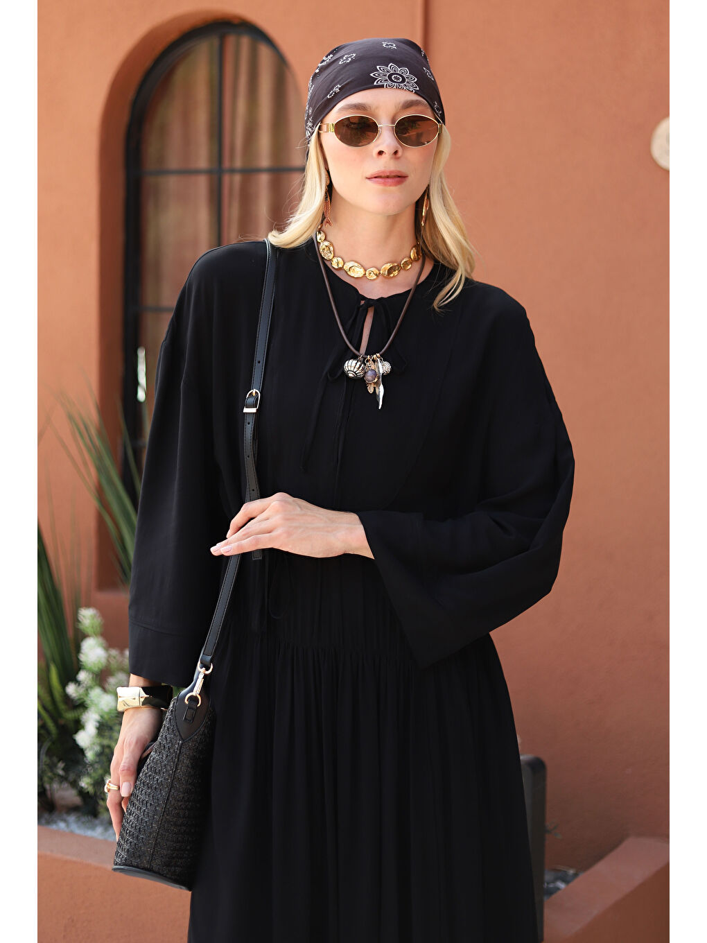 Dökümlü Uzun Elbise Siyah-1